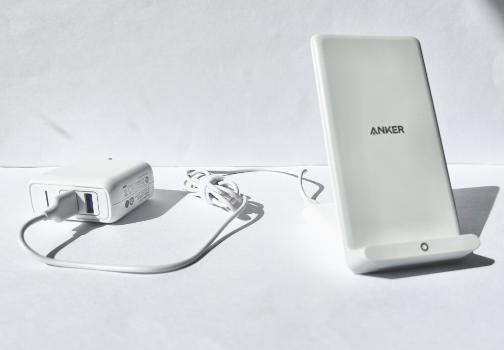 Anker PowerWave 10 Standレビュー｜スマホの充電スタンドはコレ一択